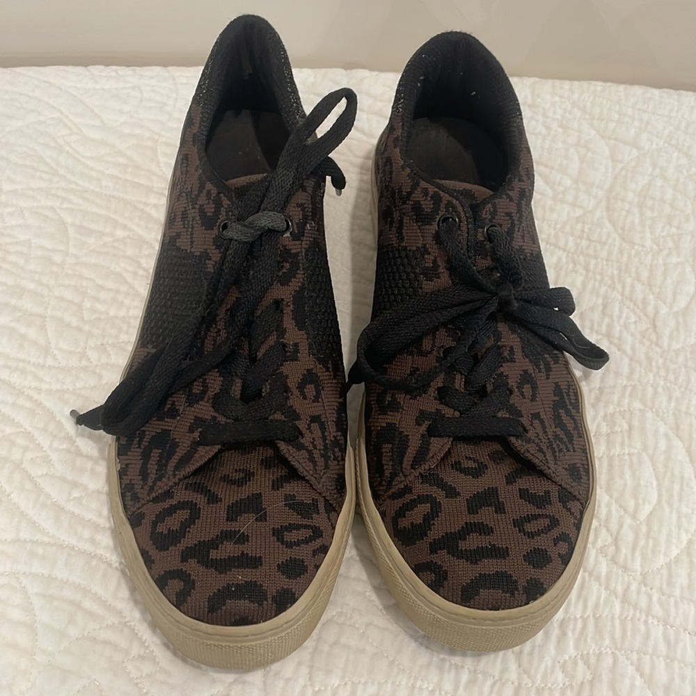 Greats women’s low-top sneakers. Size 7.5, brown and black leopard print.